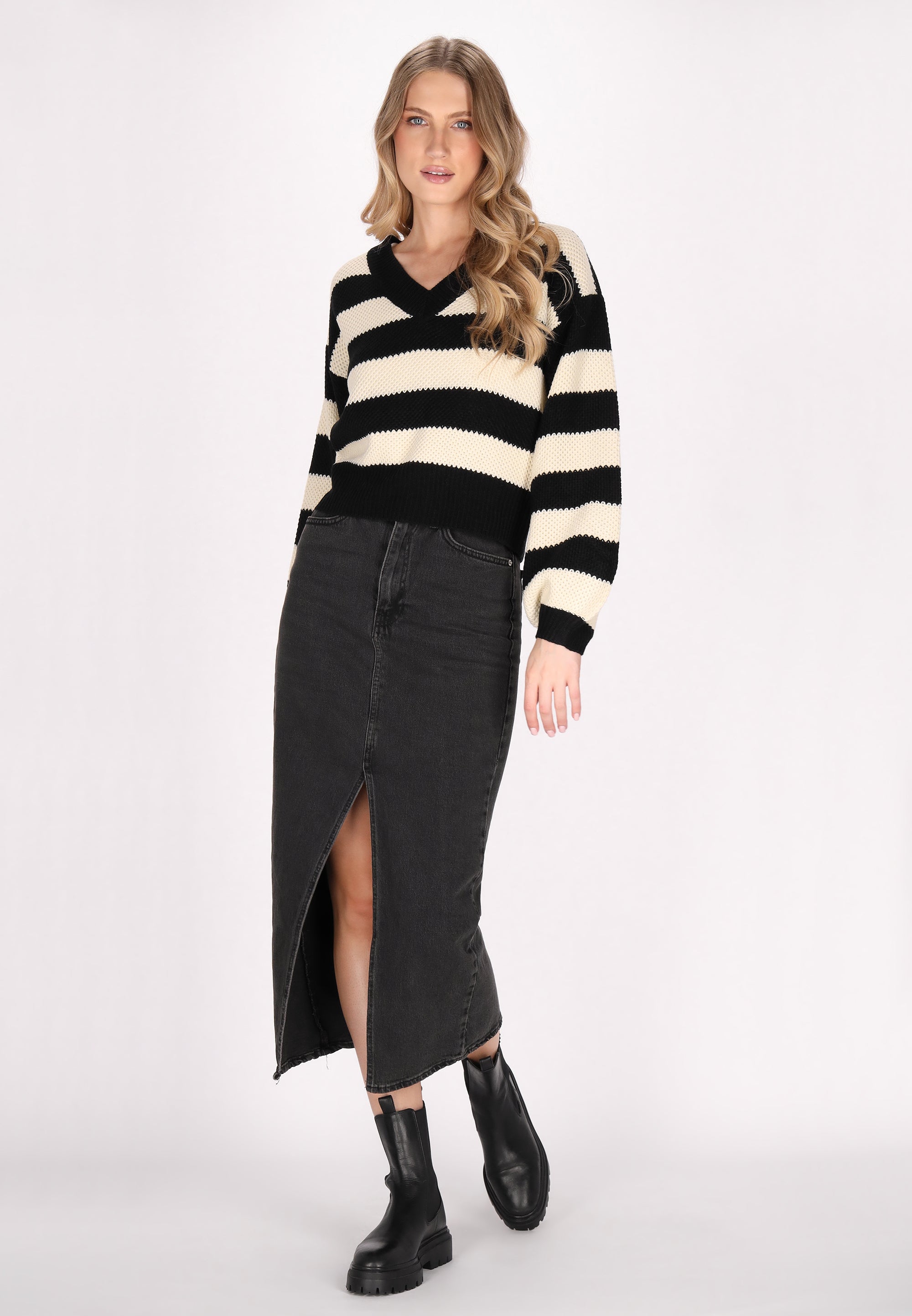 Black Cream Stripes