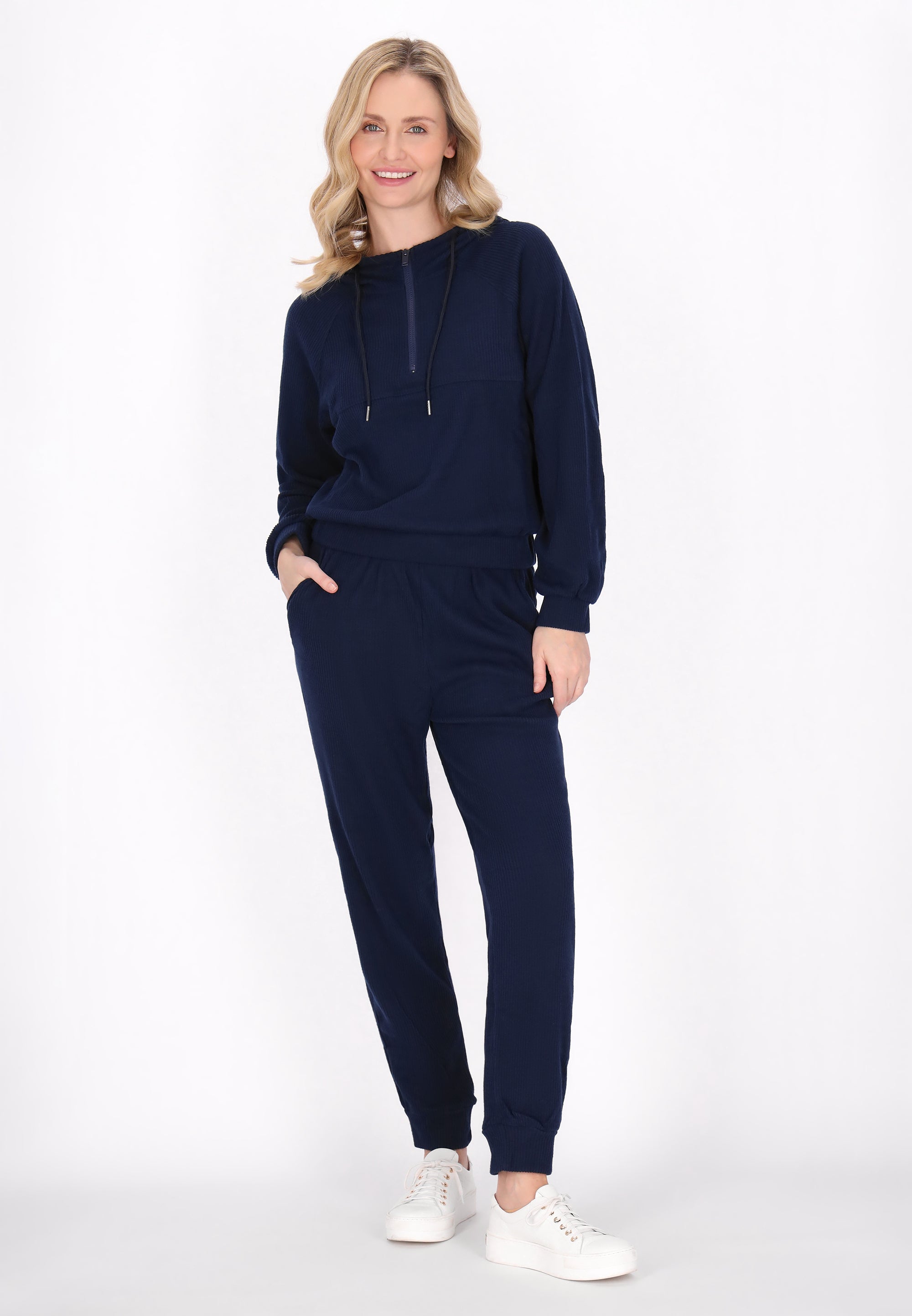 Navy blau